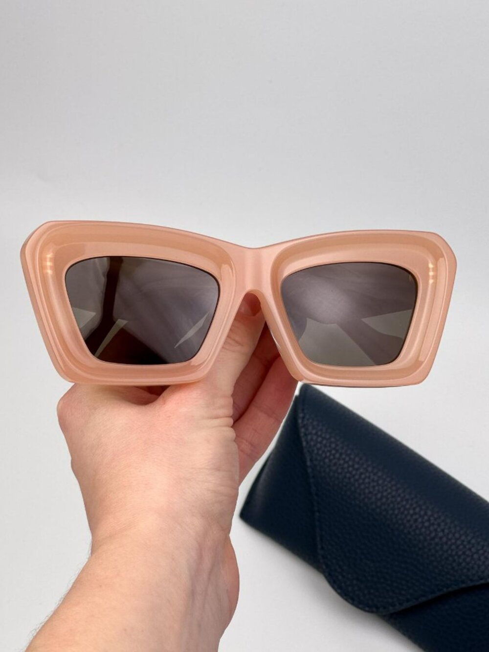 Loewe Women Sunglasses – Nude Pink/Brown Cat Eye Frame (LW40145F 72E)